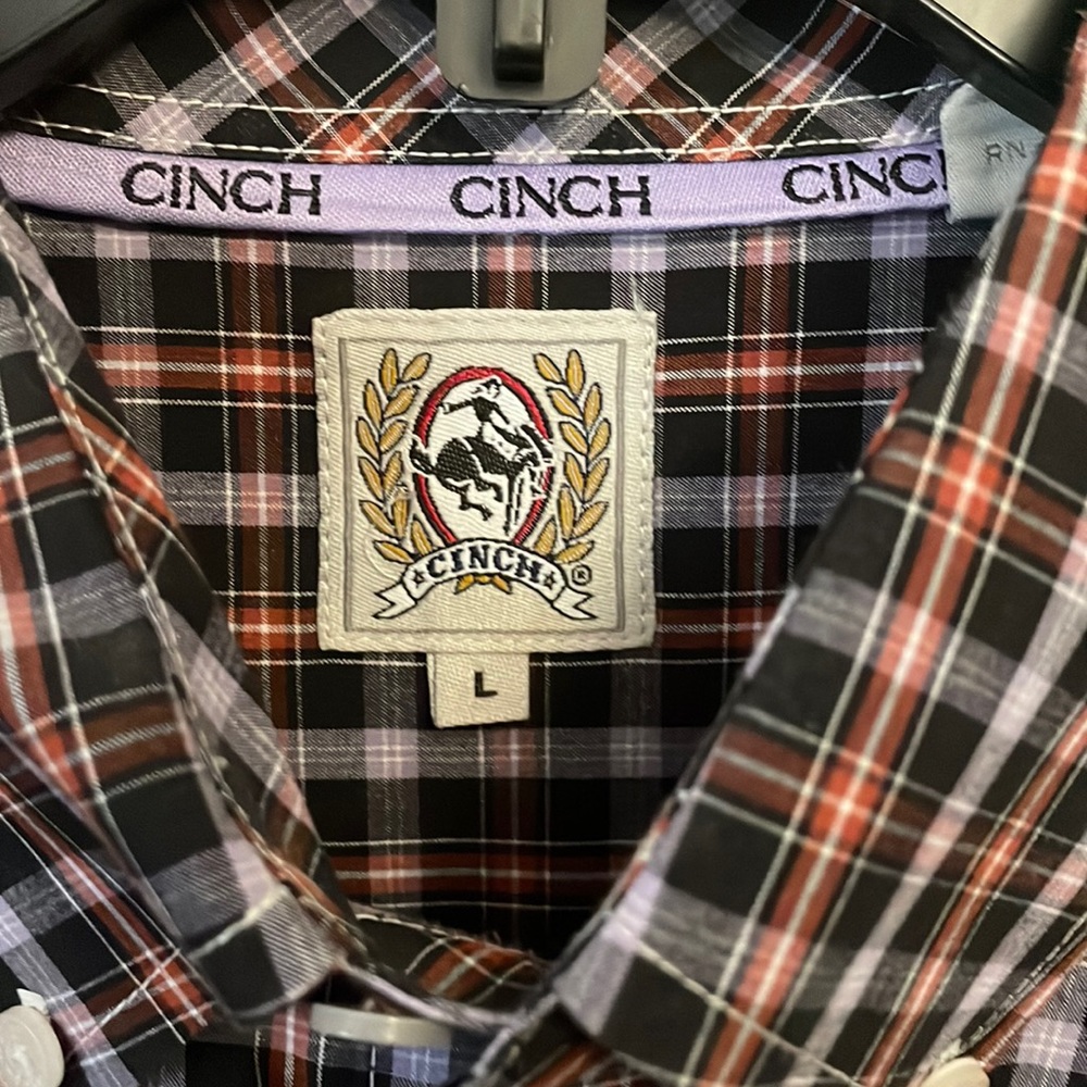 Men’s size large cinch western dress shirt.